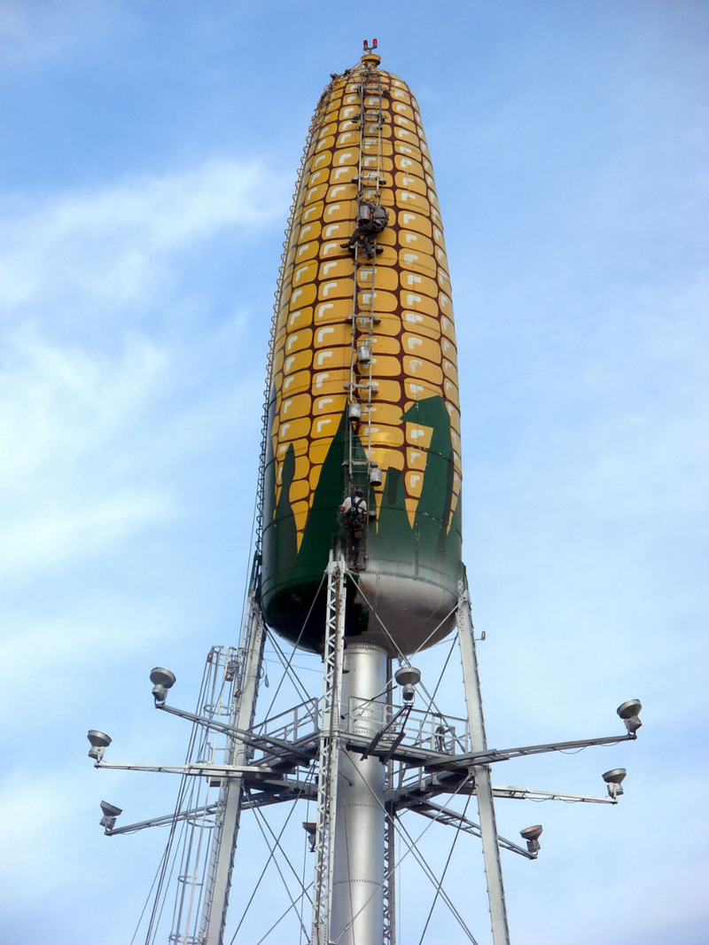 Illustration for article titled 7 of the World's Weirdest Water Towers